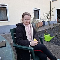 Kassady am Lagerfeuer
